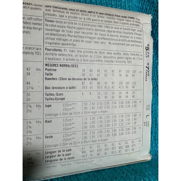 Simplicity Sewing pattern 8430 suit power blazer circle skirt top - Picture 5 of 5